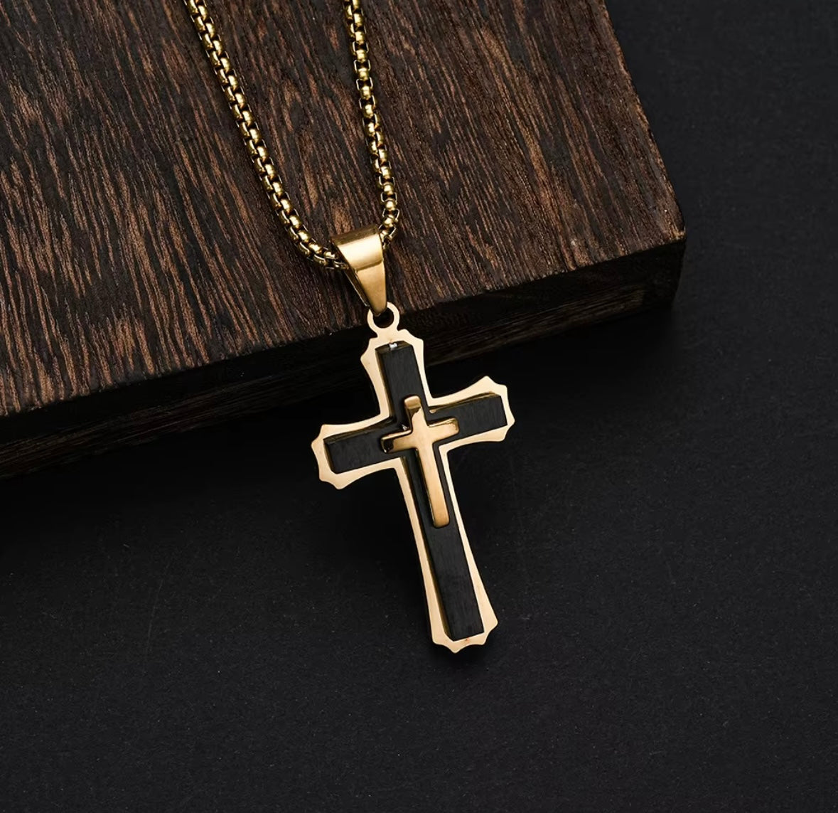 Collier Croix Jesus tendance ✨