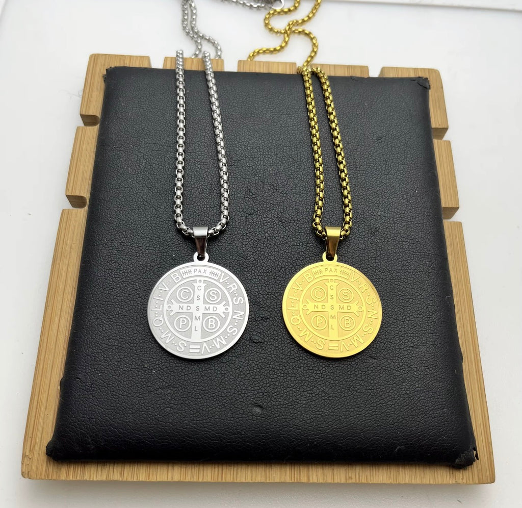 Collier Saint Benoît - Symbole de protection et de foi chrétienne