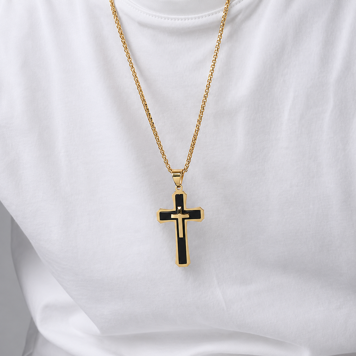 Collier Croix Jesus tendance ✨